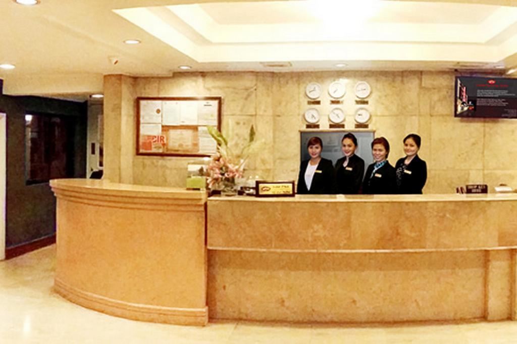Cherry Blossoms Hotel Manila Esterno foto