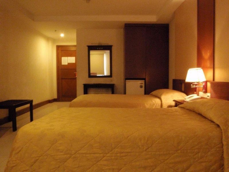 Cherry Blossoms Hotel Manila Esterno foto