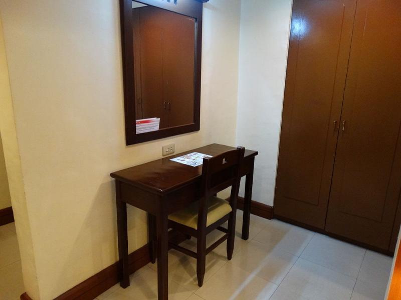 Cherry Blossoms Hotel Manila Esterno foto