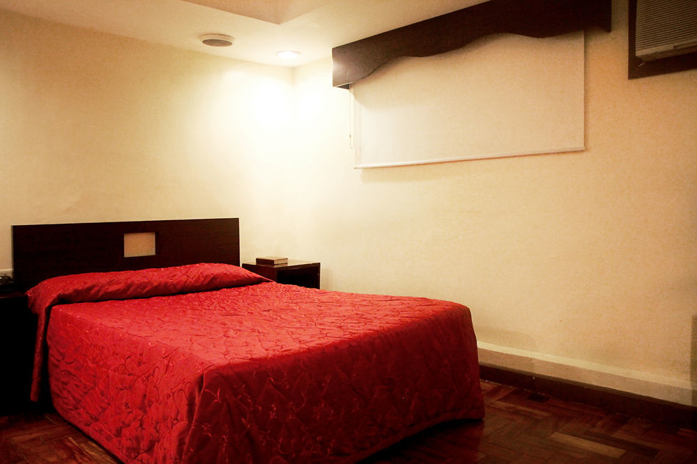 Cherry Blossoms Hotel Manila Esterno foto
